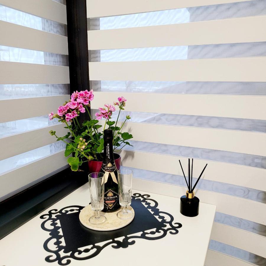 Zen Garden Apartament De Lux Nou Pe Malul Marii 콘스탄차 외부 사진
